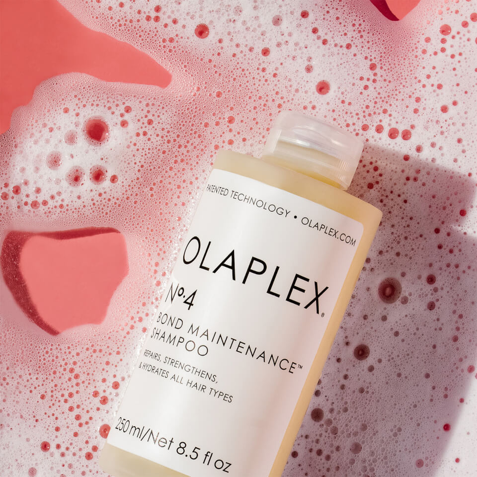 OLAPLEX Bond Maintenance Shampoo, No. 4 šampūno konsistencija