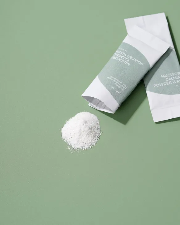 Isntree Mugwort Calming Powder Wash, 25vnt. milteliai
