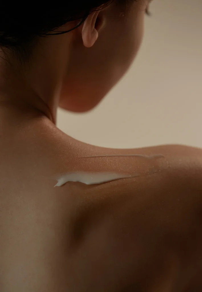 AROMATICA Embrace Neroli & Patchouli Body Lotion, 300ml kremas.webp tekstūra